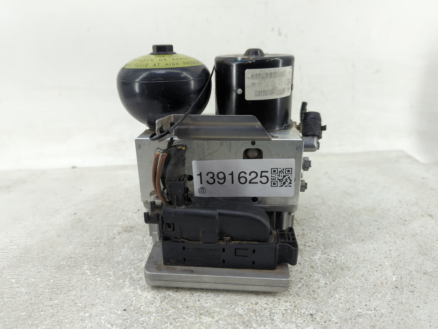 2000-2003 Mercedes-Benz E320 ABS Pump Control Module Replacement P/N:A0094312712 Fits OEM Used Auto Parts - Oemusedautoparts