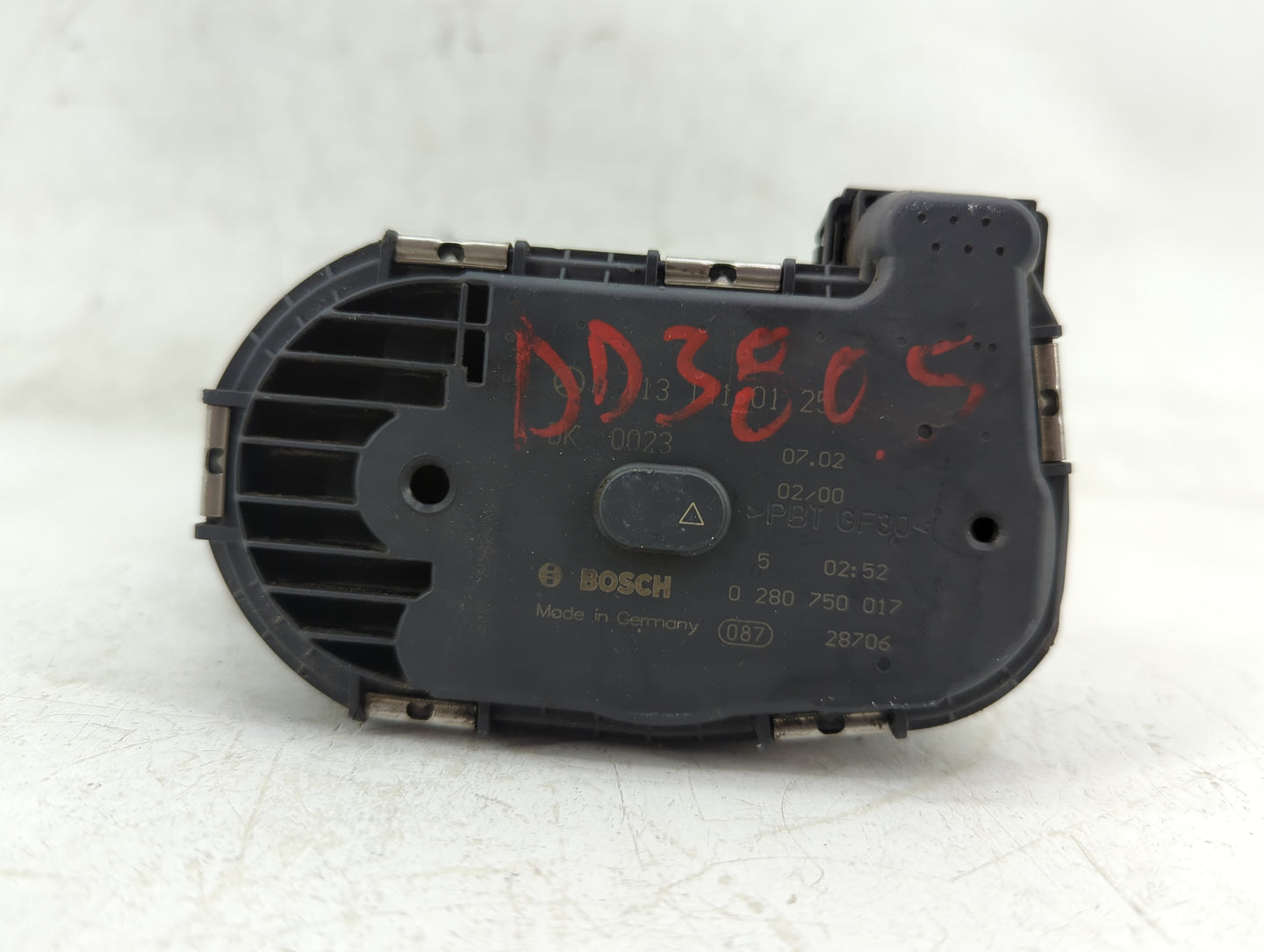 2003-2006 Mercedes-Benz E500 Throttle Body P/N:0 280 750 017 Fits Fits 2001 2002 2003 2004 2005 2006 2007 2008 2009 2010 201