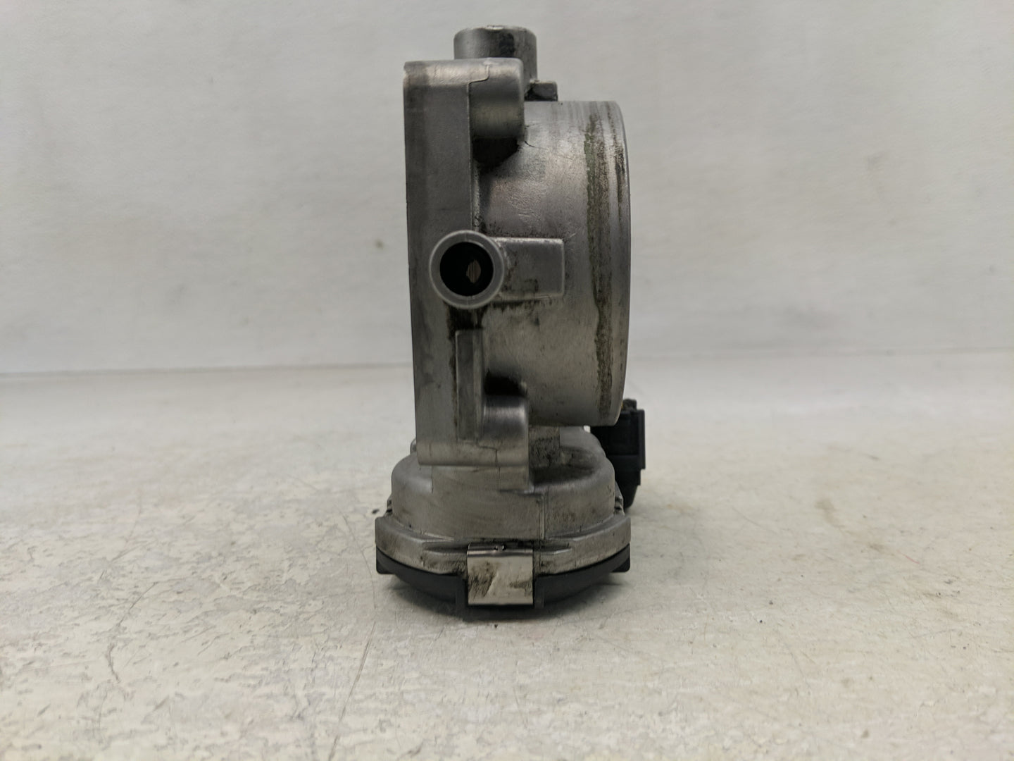 2001-2003 Mercedes-Benz Ml320 Throttle Body P/N:A 112 141 01 25 0 280 750 019 Fits Fits 2001 2002 2003 2004 2005 2006 OEM Us