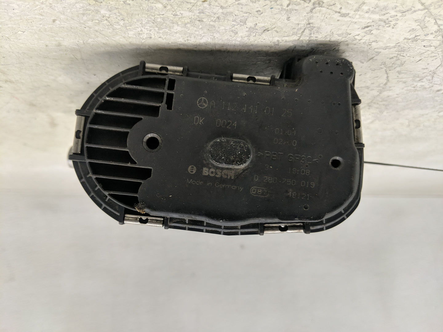 2001-2003 Mercedes-Benz Ml320 Throttle Body P/N:A 112 141 01 25 0 280 750 019 Fits Fits 2001 2002 2003 2004 2005 2006 OEM Us