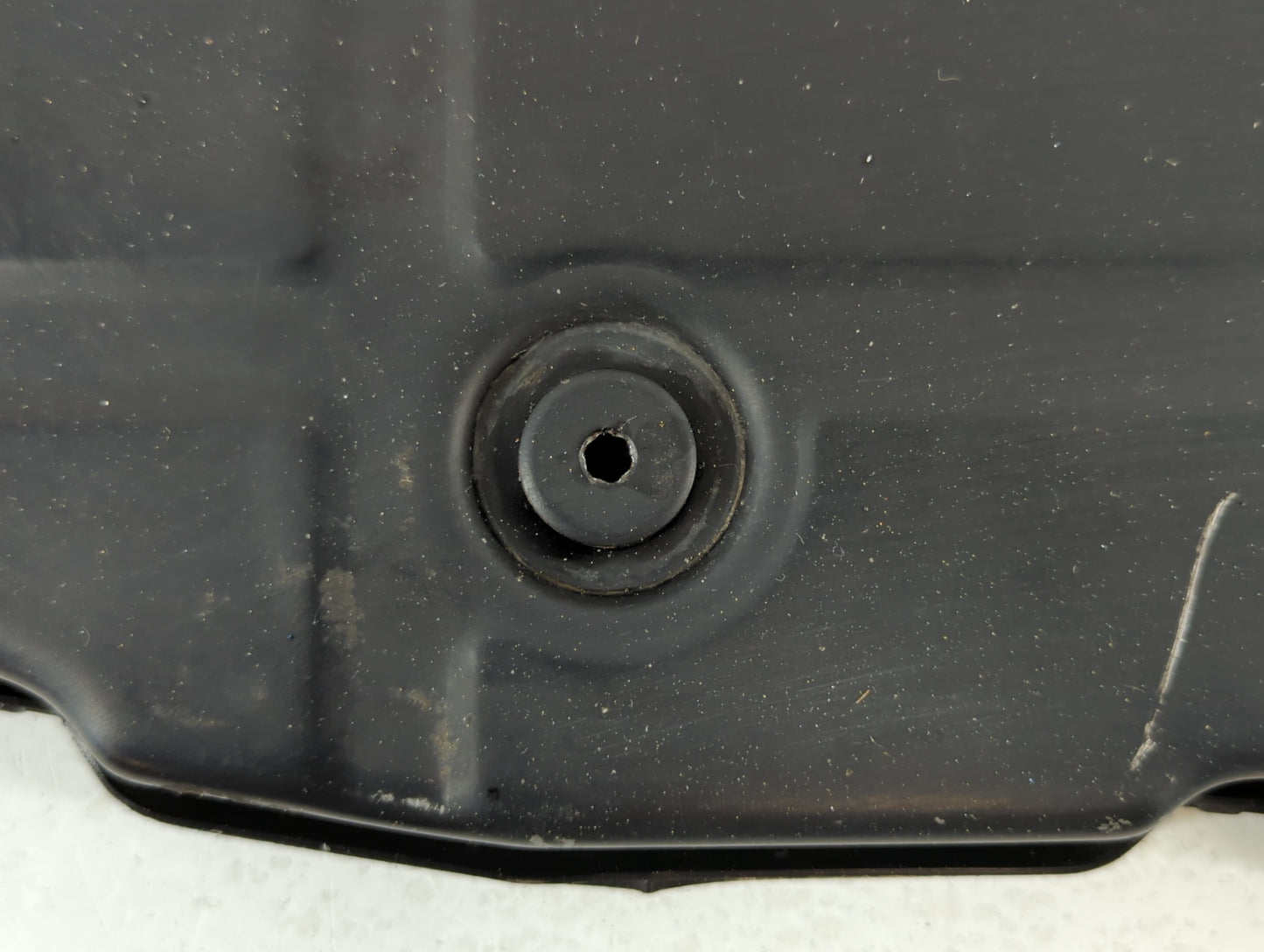 2003-2005 Mercedes-Benz Ml350 Engine Oil Pan Fits Fits 1998 1999 2000 2001 2002 2003 2004 2005 2006 OEM Used Auto Parts - Oe
