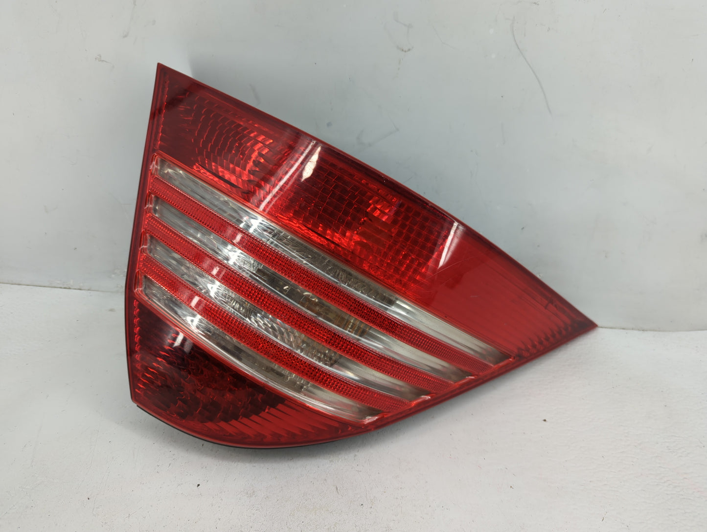 2006 Mercedes-Benz S350 Tail Light Assembly Driver Left OEM P/N:A2208200764 Fits Fits 2003 2004 2005 OEM Used Auto Parts - O