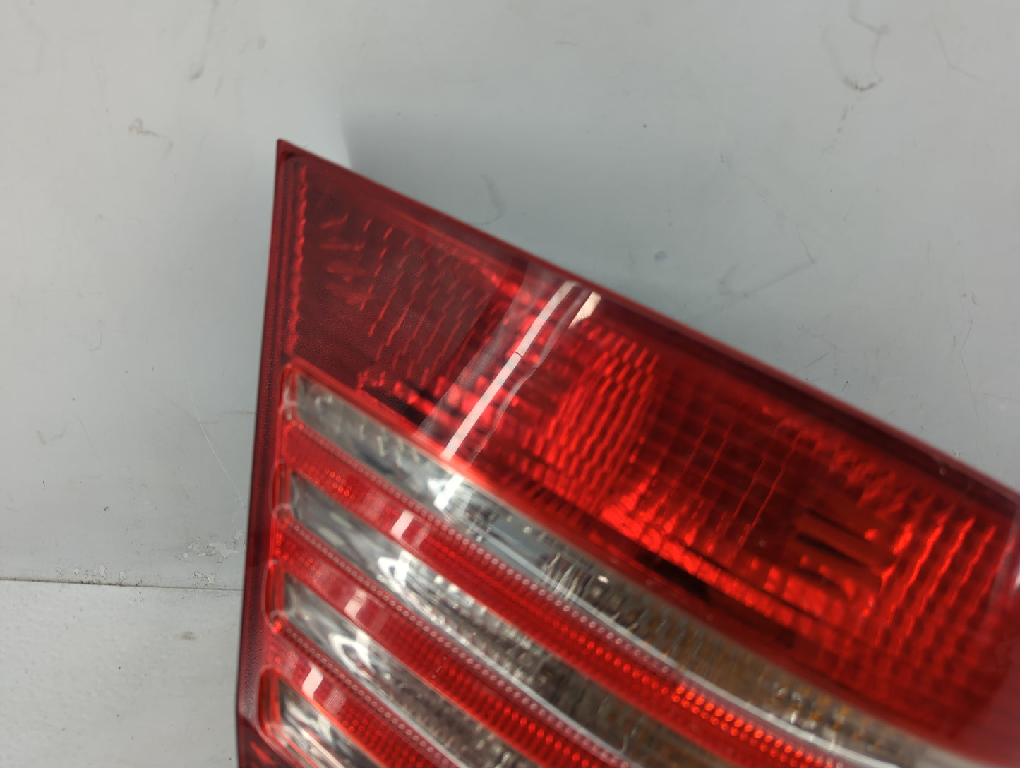2006 Mercedes-Benz S350 Tail Light Assembly Driver Left OEM P/N:A2208200764 Fits Fits 2003 2004 2005 OEM Used Auto Parts - O