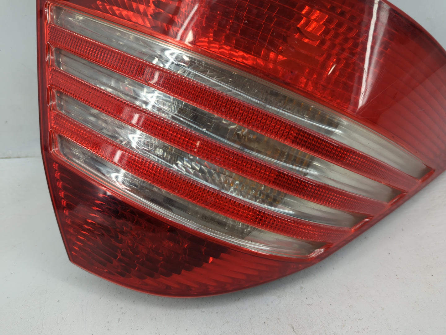 2006 Mercedes-Benz S350 Tail Light Assembly Driver Left OEM P/N:A2208200764 Fits Fits 2003 2004 2005 OEM Used Auto Parts - O