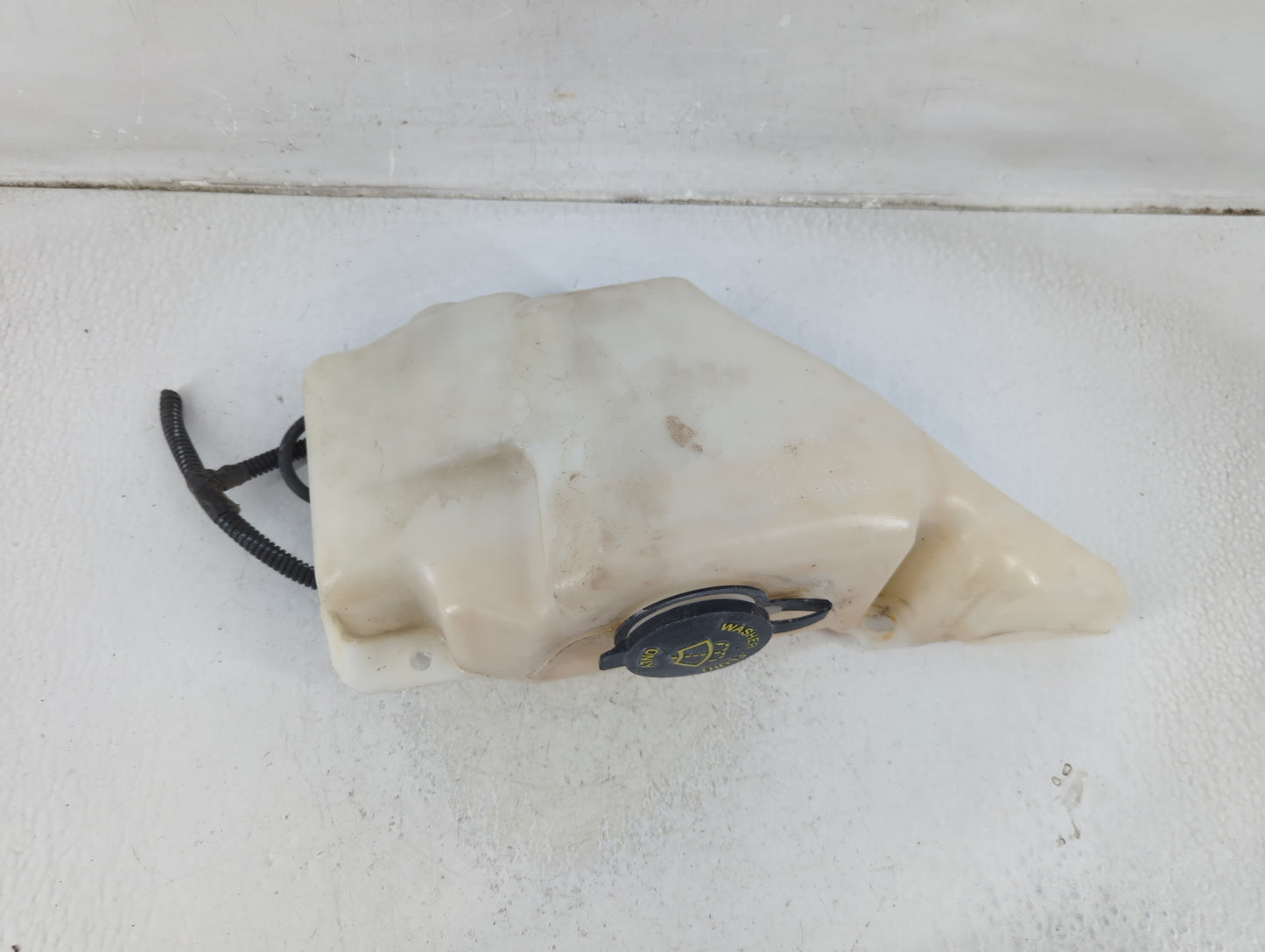 2000 Mercury Grand Marquis Windshield Washer Fluid Reservoir Bottle Oem - Oemusedautoparts1.com