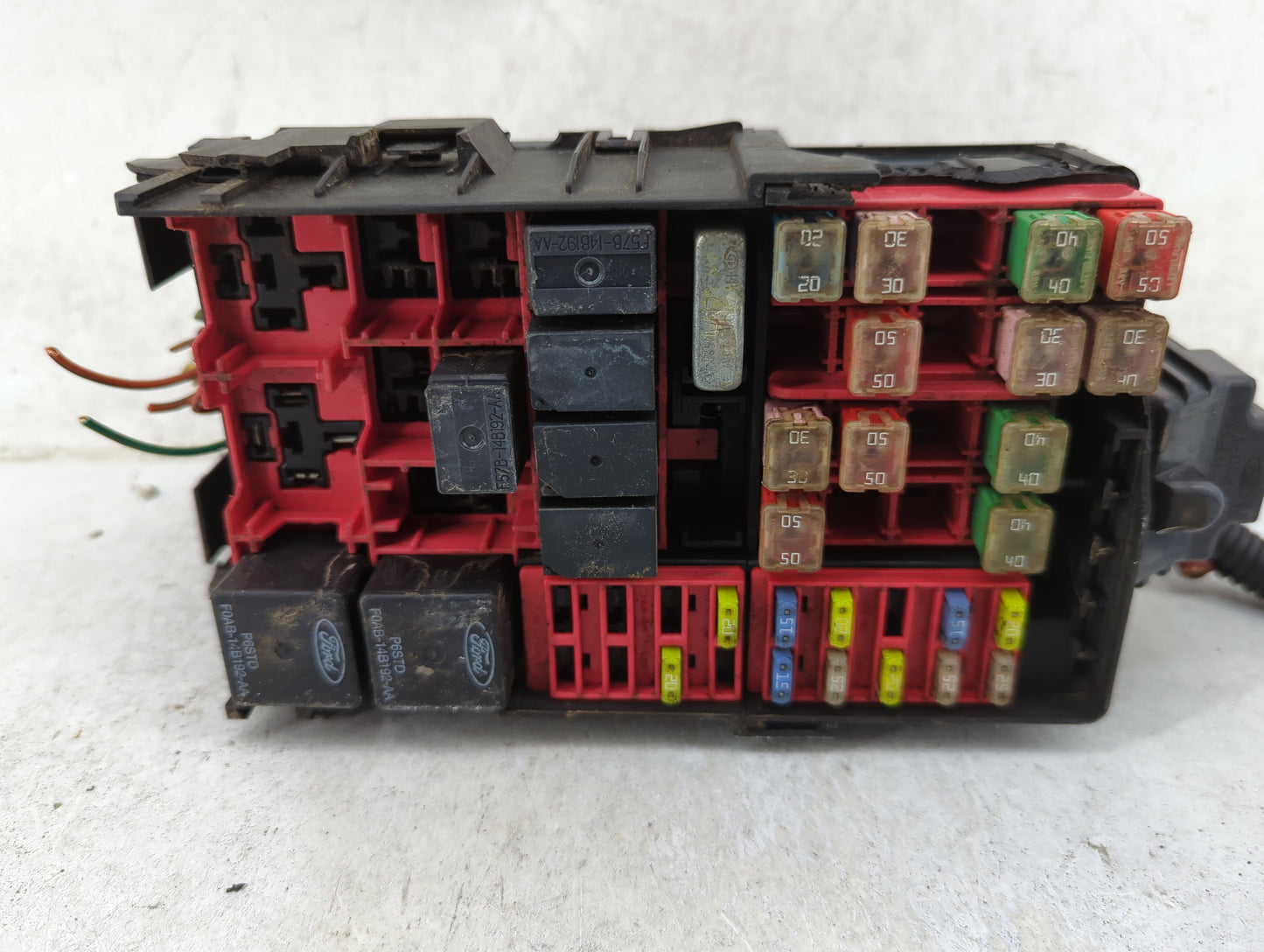 2003-2005 Mercury Grand Marquis Fusebox Fuse Box Panel Relay Module P/N:F8AB-14B192-AA F0AB-14B192-AA Fits Fits 2003 2004 20
