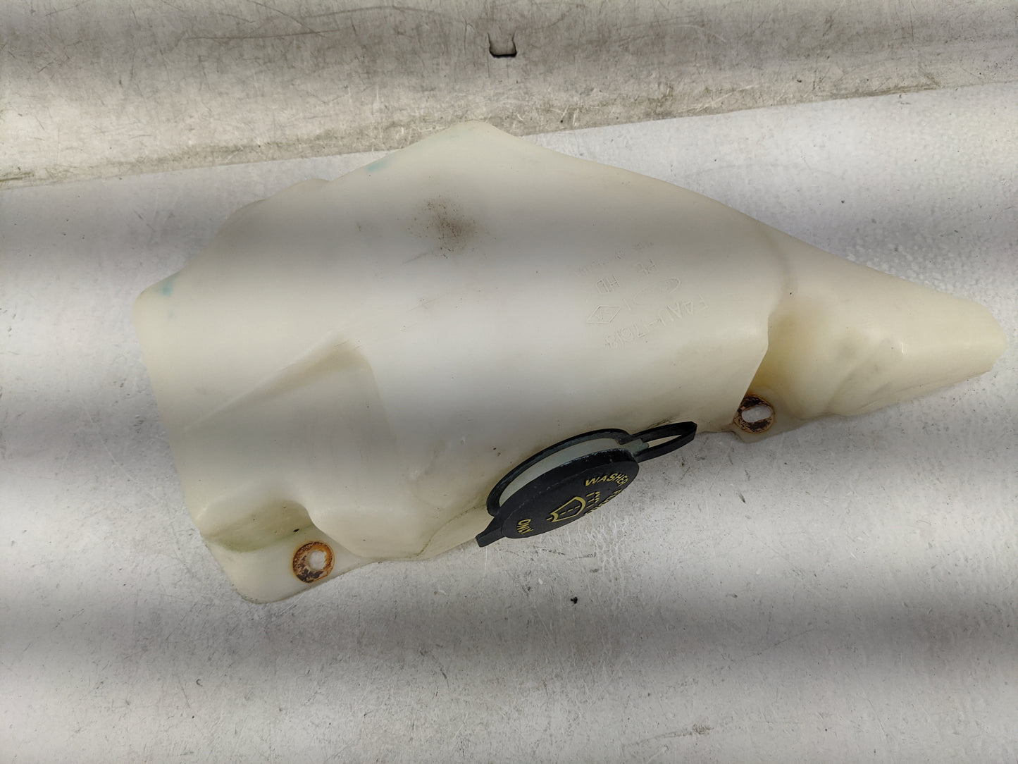 2003 Grand Marquis Radiator Coolant Overflow Expansion Tank Bottle - Oemusedautoparts1.com