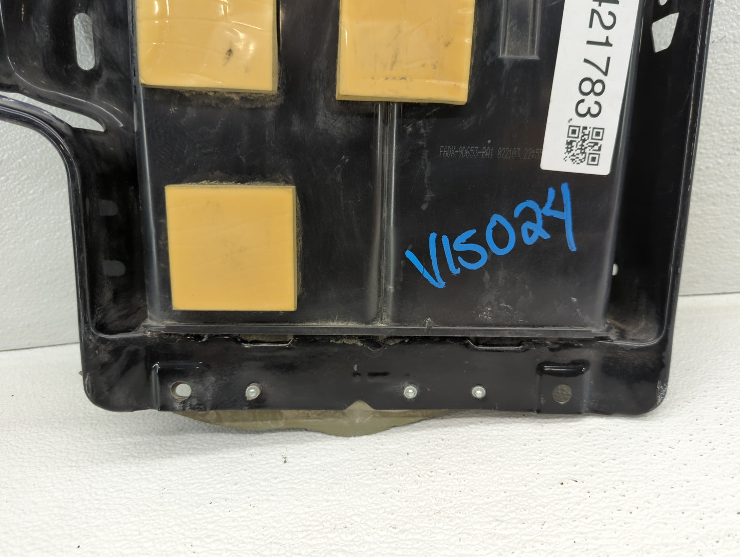 2003 Mercury Grand Marquis Fuel Vapor Charcoal Canister - Oemusedautoparts1.com