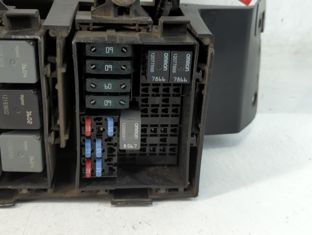 2003 Mercury Montego Fusebox Fuse Box Panel Relay Module Fits Fits 2000 2001 2002 2004 2005 OEM Used Auto Parts - Oemusedaut