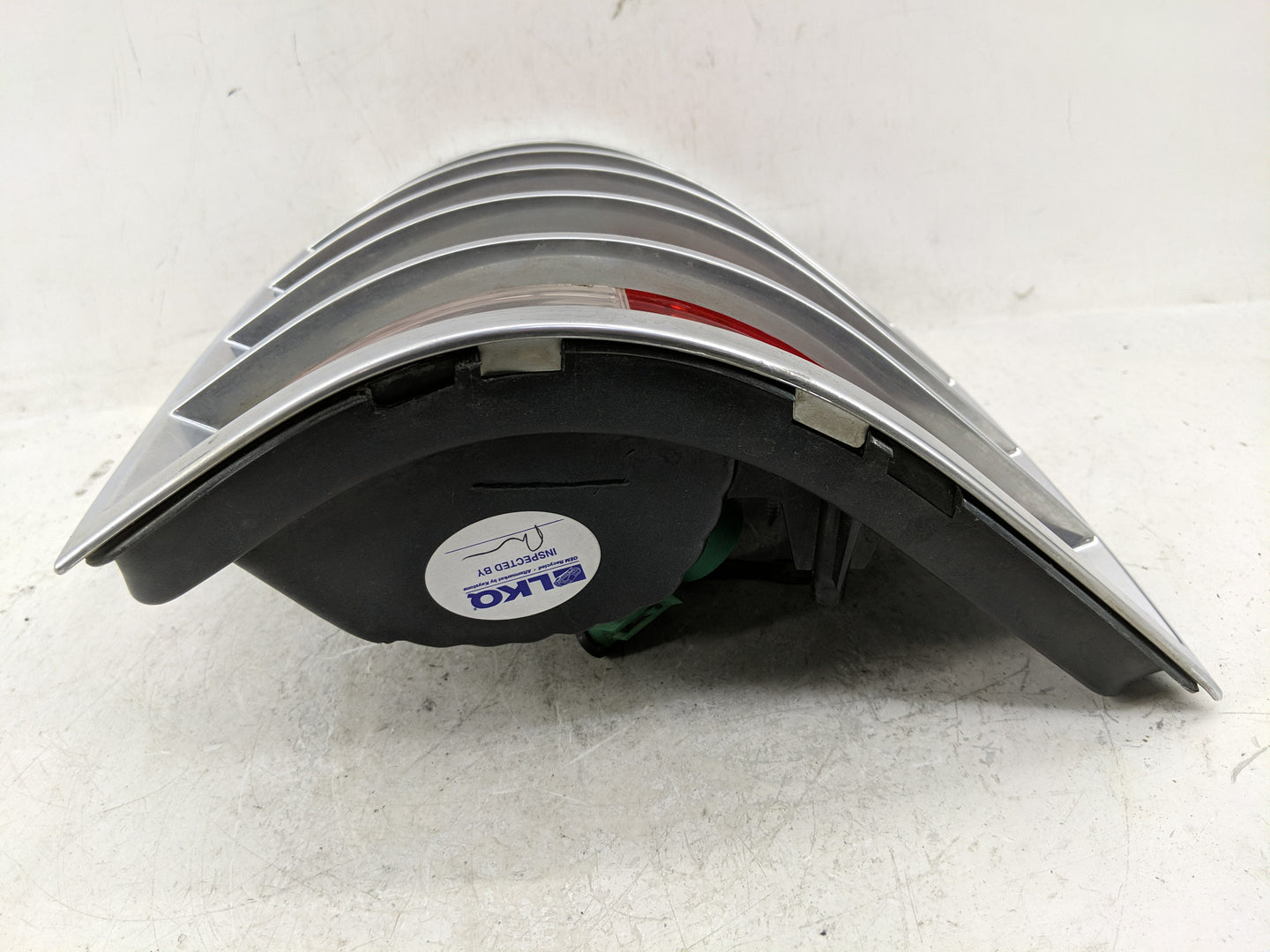 2002-2005 Mercury Mountaineer Tail Light Assembly Passenger Right OEM Fits Fits 2002 2003 2004 2005 OEM Used Auto Parts - Oe