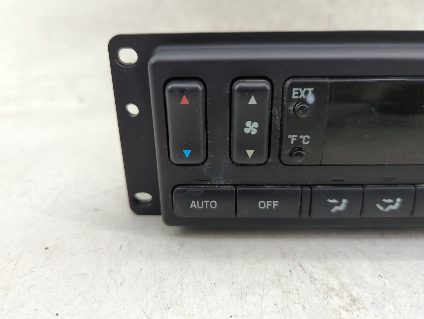 2002-2003 Mercury Mountaineer Climate Control Module Temperature AC/Heater Replacement P/N:2L24-18C612-AA Fits Fits 2002 200