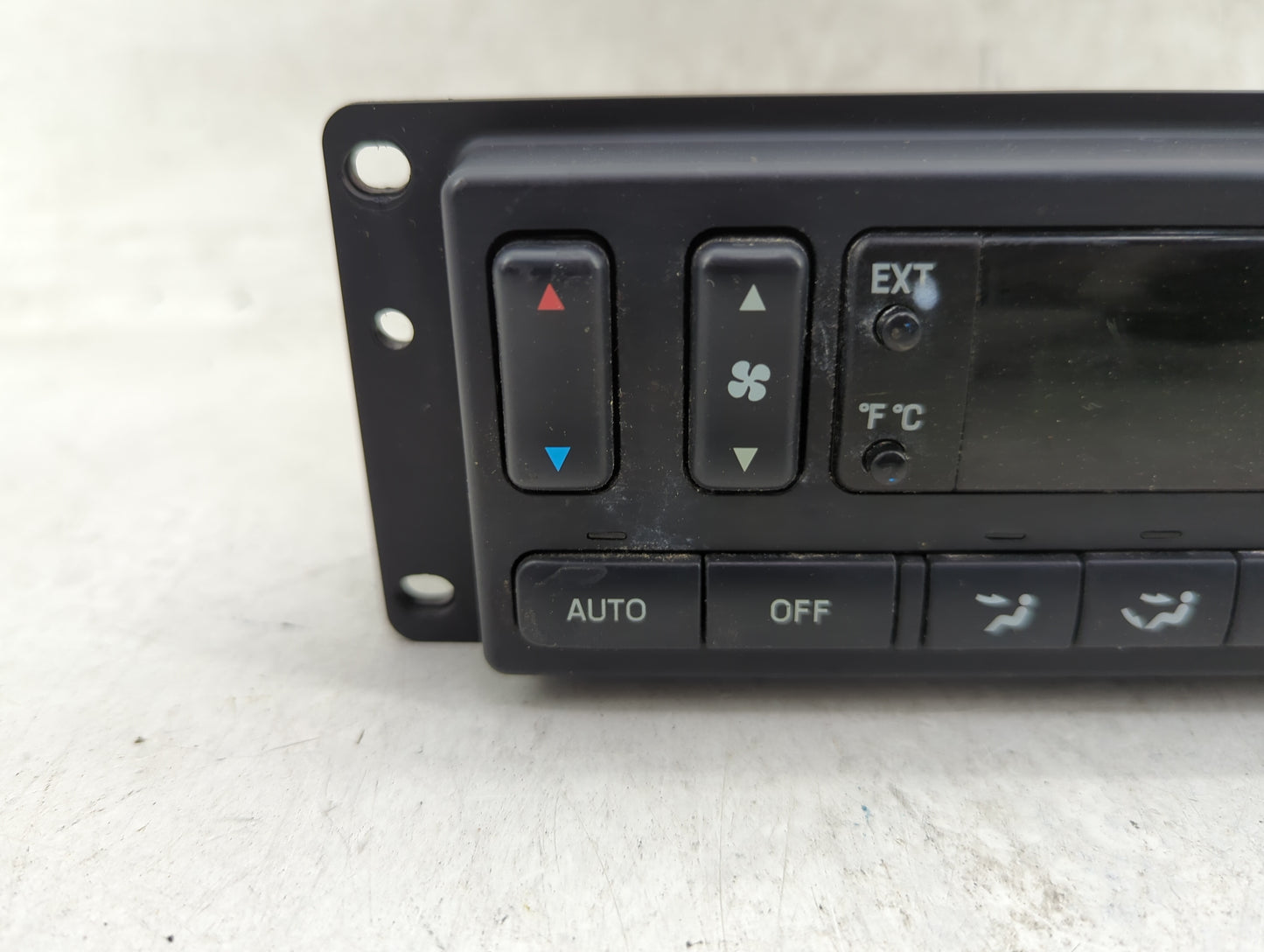 2002-2003 Mercury Mountaineer Climate Control Module Temperature AC/Heater Replacement P/N:2L24-18C612-AA Fits Fits 2002 200