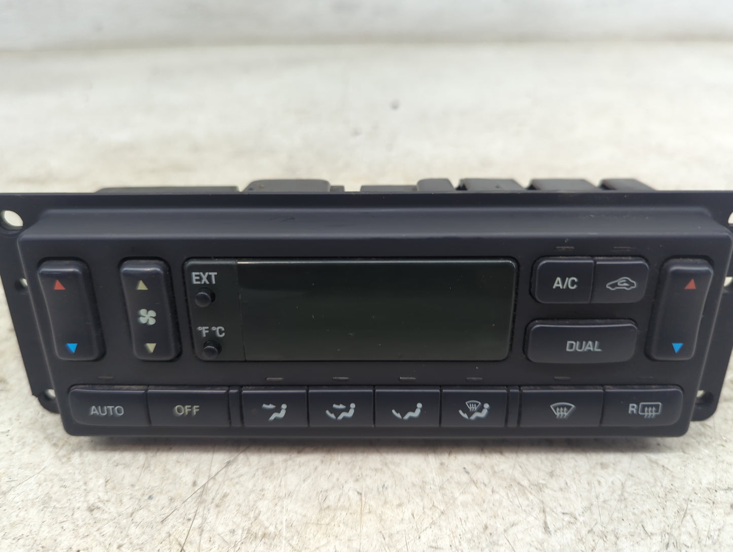 2002-2003 Mercury Mountaineer Climate Control Module Temperature AC/Heater Replacement Fits Fits 2002 2003 OEM Used Auto Par