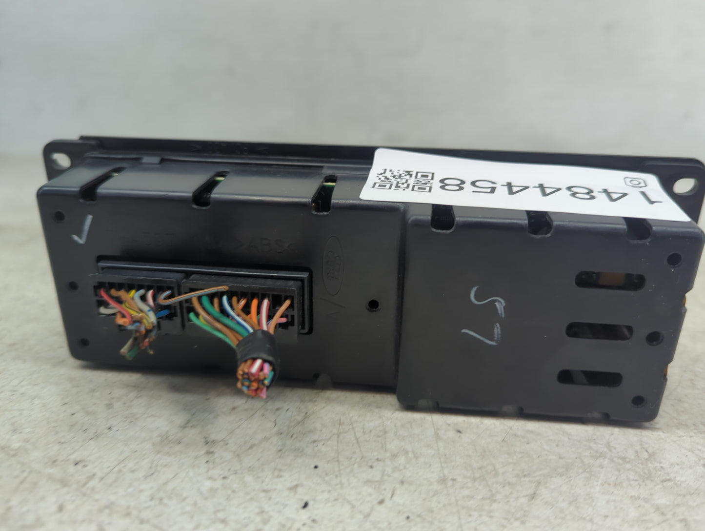 2002-2003 Mercury Mountaineer Climate Control Module Temperature AC/Heater Replacement Fits Fits 2002 2003 OEM Used Auto Par