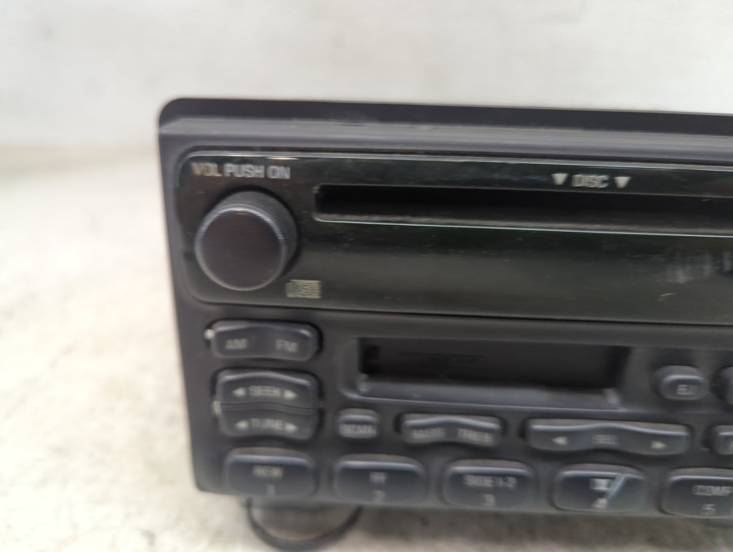 2002-2004 Mercury Mountaineer Radio AM FM Cd Player Receiver Replacement P/N:3L2T-18C868-DC 1L2F-18C868 Fits OEM Used Auto P