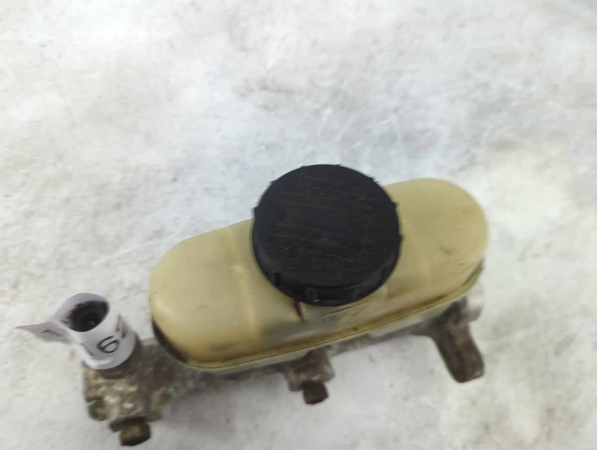 2003-2005 Mercury Mountaineer Brake Master Cylinder 1516216 - Oemusedautoparts1.com
