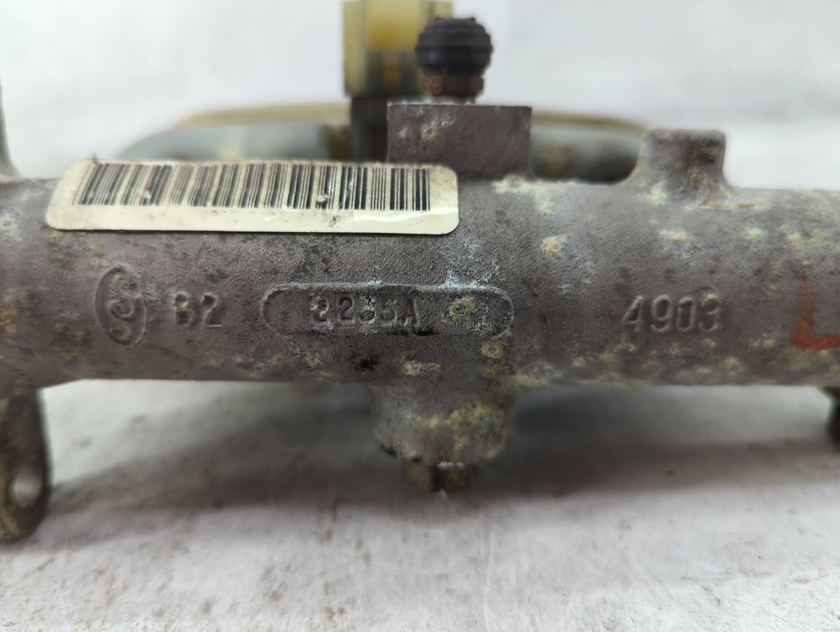 2003-2005 Mercury Mountaineer Brake Master Cylinder 1516216 - Oemusedautoparts1.com