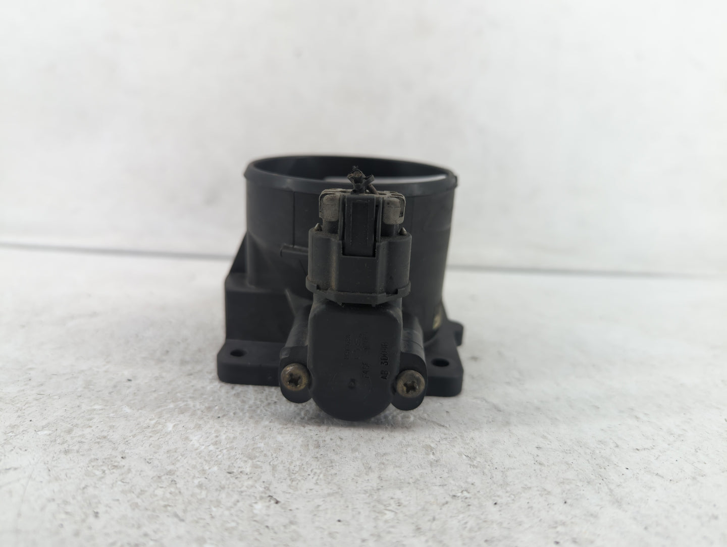 2002-2003 Mercury Mountaineer Throttle Body P/N:1L2U-DB Fits Fits 2002 2003 OEM Used Auto Parts - Oemusedautoparts1.com