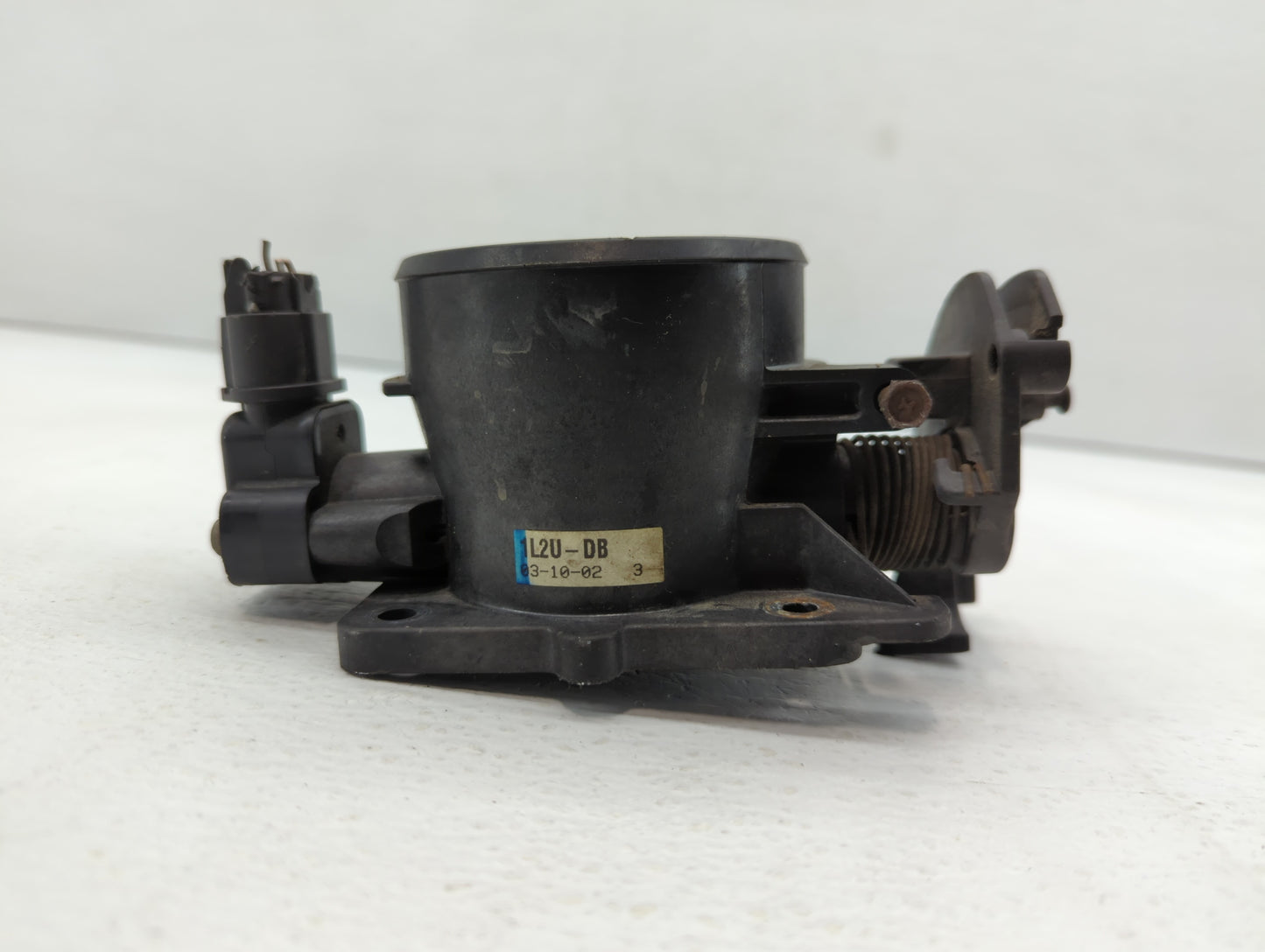 2002-2003 Mercury Mountaineer Throttle Body P/N:1L2U-DB Fits Fits 2002 2003 OEM Used Auto Parts - Oemusedautoparts1.com