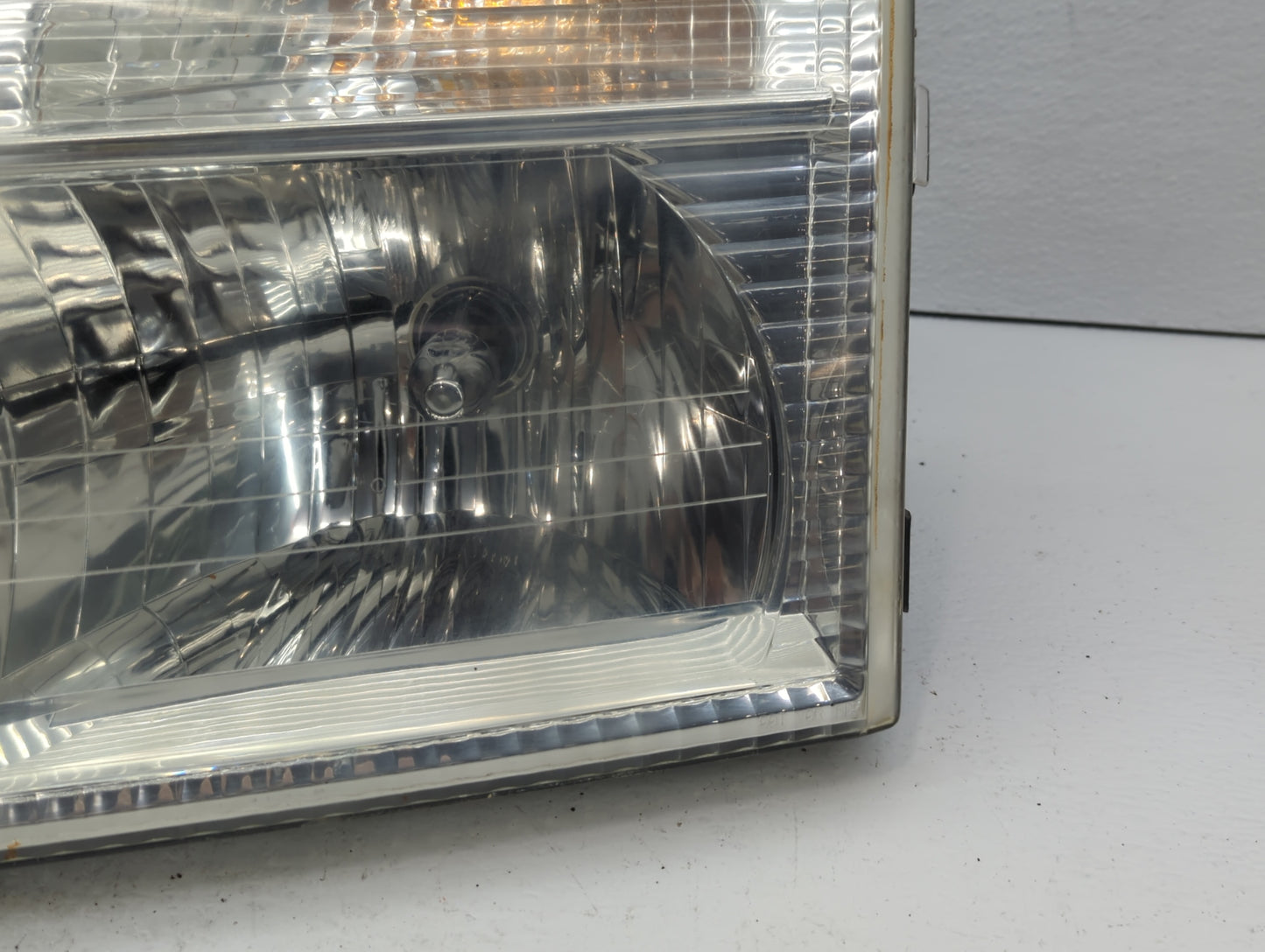 2002-2005 Mercury Mountaineer Driver Left Oem Head Light Headlight Lamp - Oemusedautoparts1.com