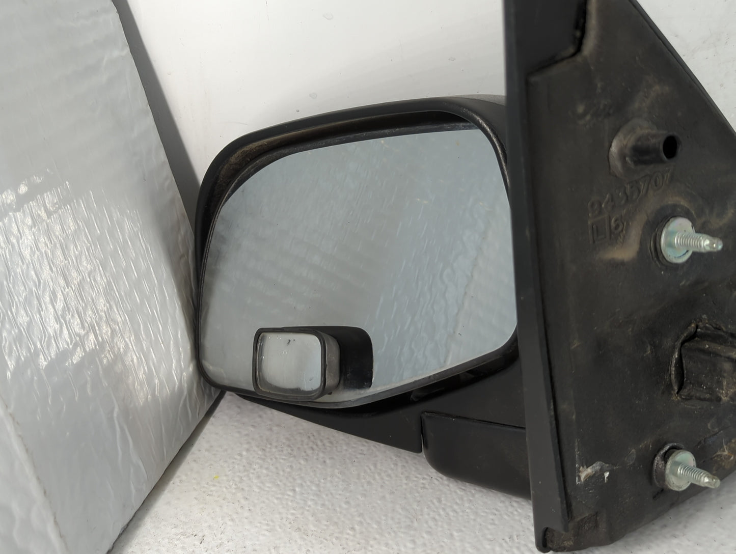 2002-2005 Mercury Mountaineer Driver Side View Mirror - Left Door Mirror OEM Used - Oemusedautoparts1.com
