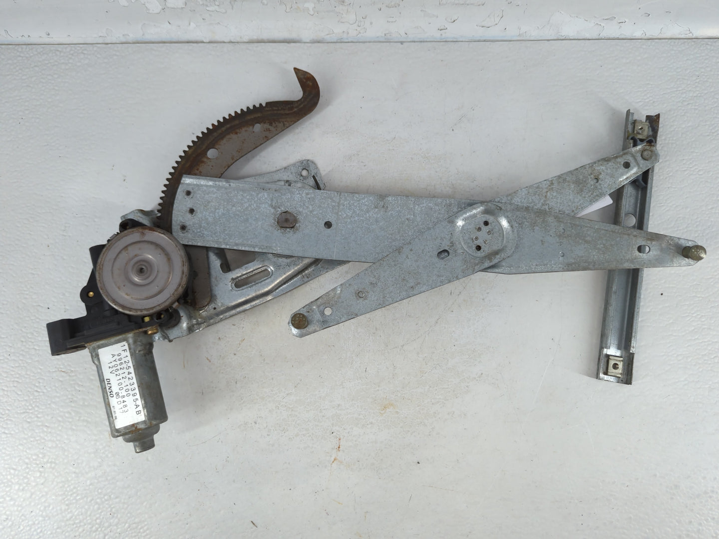 1996-2005 Mercury Sable Window Regulator Passenger Front 851597 - Oemusedautoparts1.com