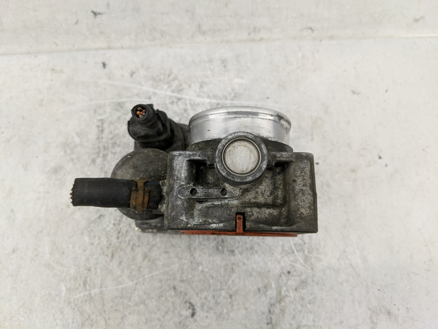 2003 Mini Cooper Throttle Body P/N:1354 7 509 043 Fits OEM Used Auto Parts - Oemusedautoparts1.com