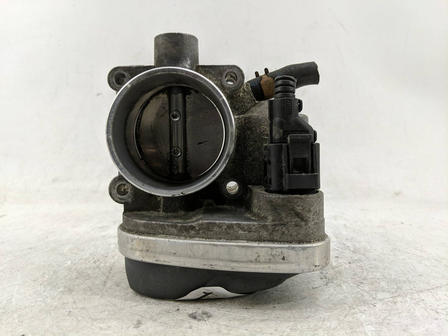 2003 Mini Cooper Throttle Body P/N:1354 7 509 043 Fits OEM Used Auto Parts - Oemusedautoparts1.com