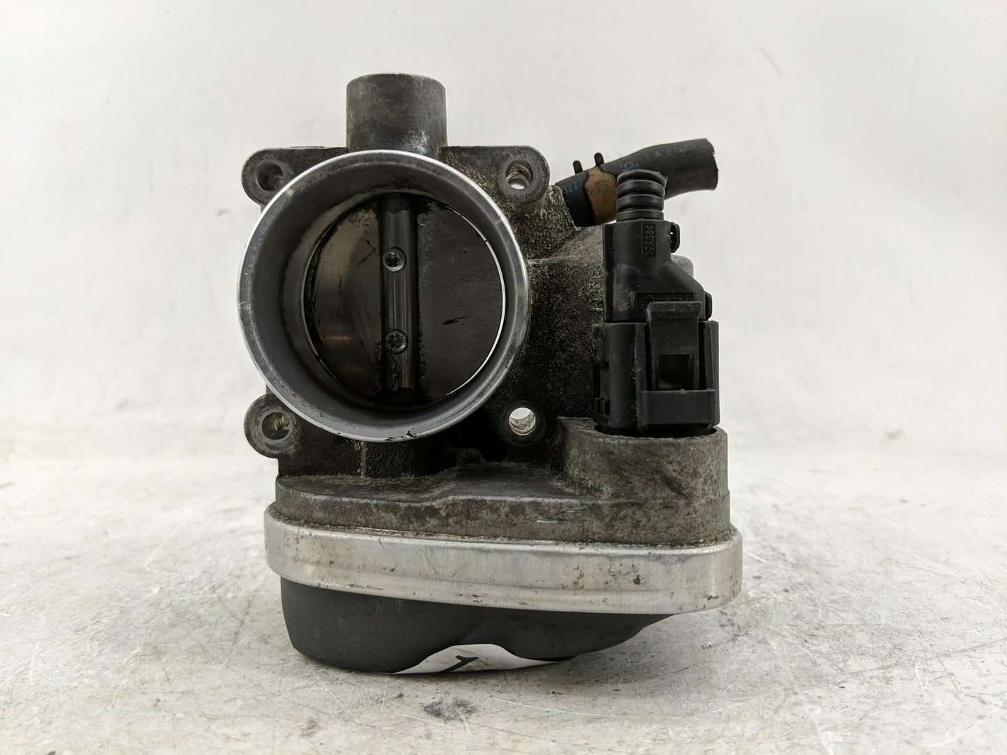 2003 Mini Cooper Throttle Body P/N:1354 7 509 043 Fits OEM Used Auto Parts - Oemusedautoparts1.com