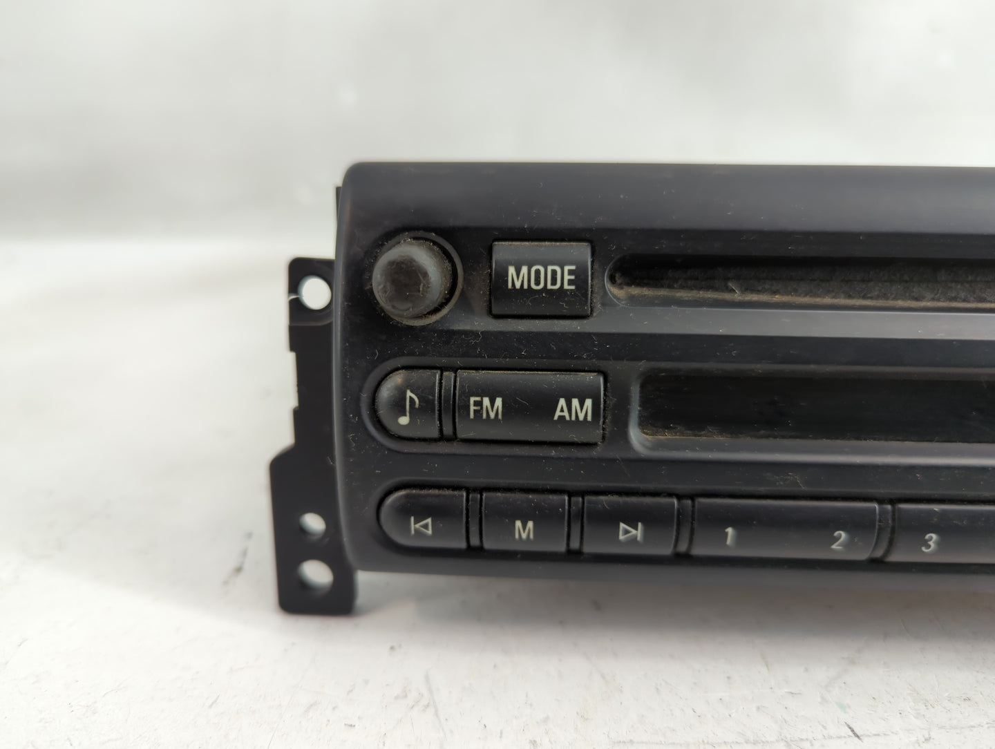 2003 Mini Cooper Radio AM FM Cd Player Receiver Replacement P/N:6 917 521 Fits OEM Used Auto Parts - Oemusedautoparts1.com