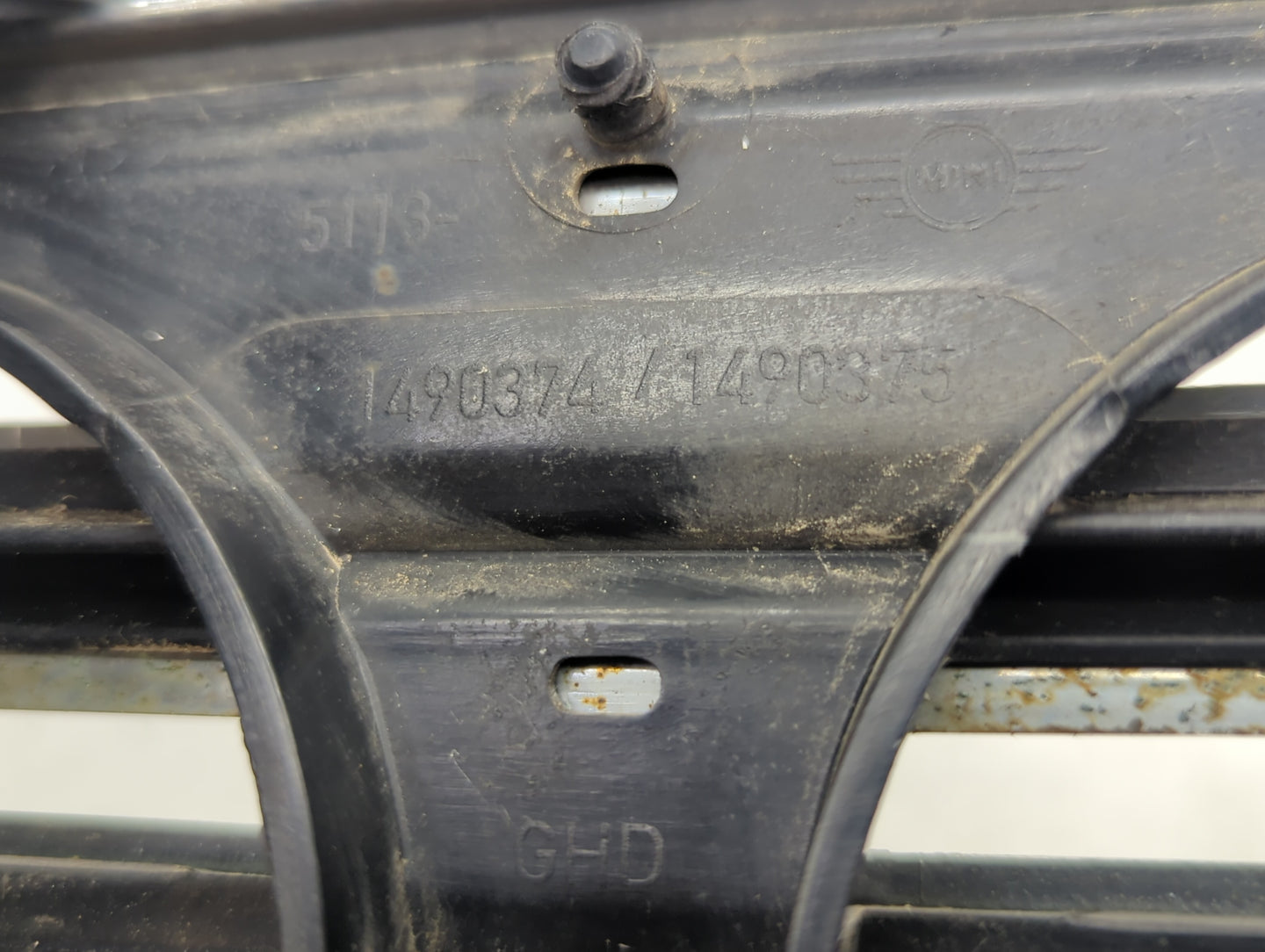 2003 Mini Cooper Front Bumper Grille Cover - Oemusedautoparts1.com