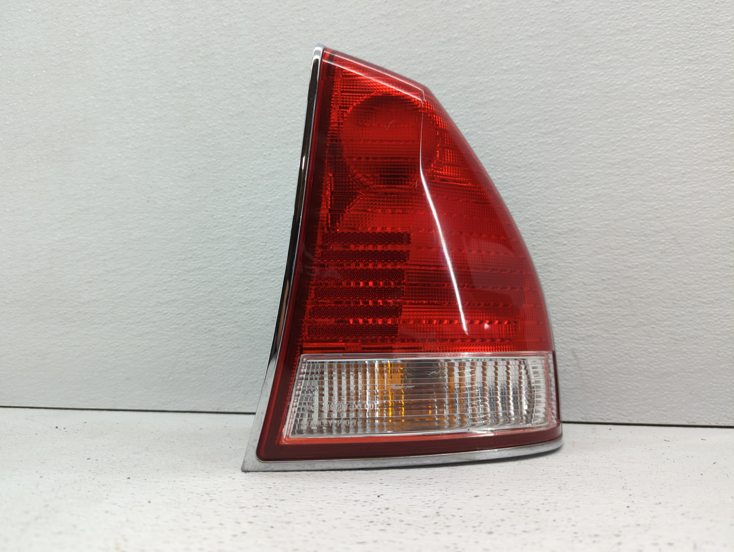 2002-2003 Mitsubishi Diamante Tail Light Assembly Passenger Right OEM Fits Fits 2002 2003 OEM Used Auto Parts - Oemusedautop