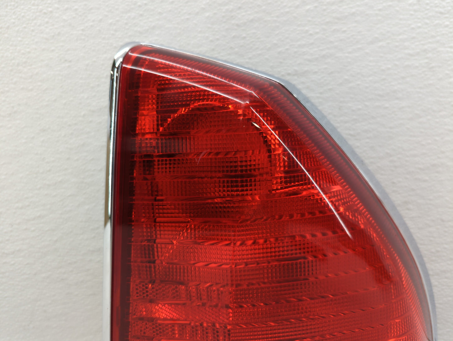 2002-2003 Mitsubishi Diamante Tail Light Assembly Passenger Right OEM Fits Fits 2002 2003 OEM Used Auto Parts - Oemusedautop