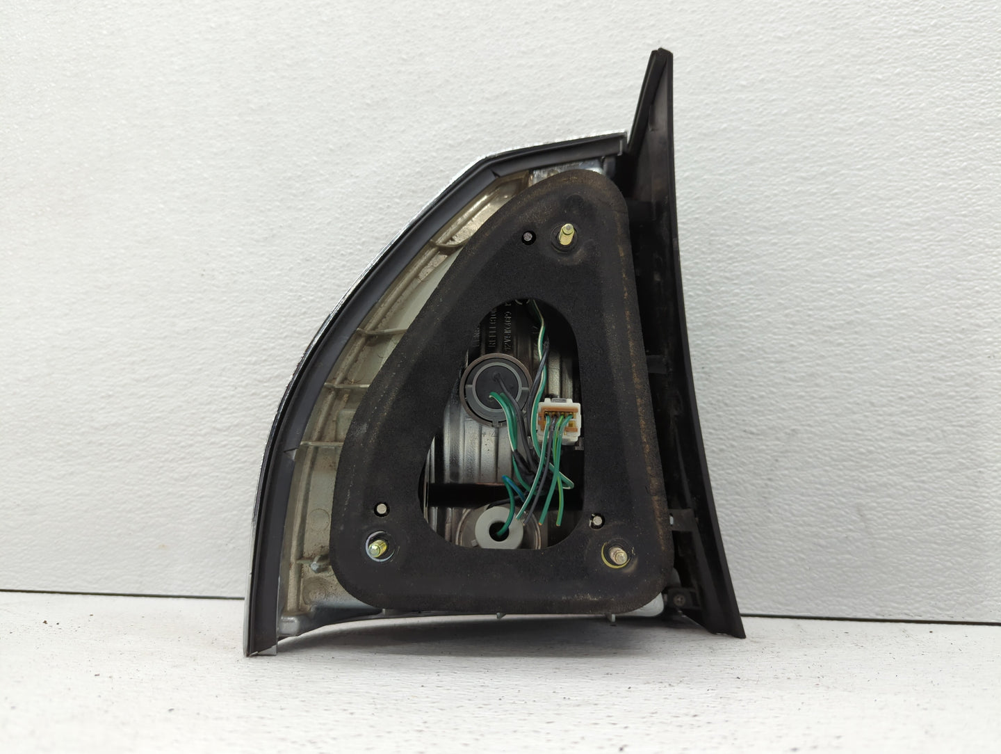2002-2003 Mitsubishi Diamante Tail Light Assembly Passenger Right OEM Fits Fits 2002 2003 OEM Used Auto Parts - Oemusedautop
