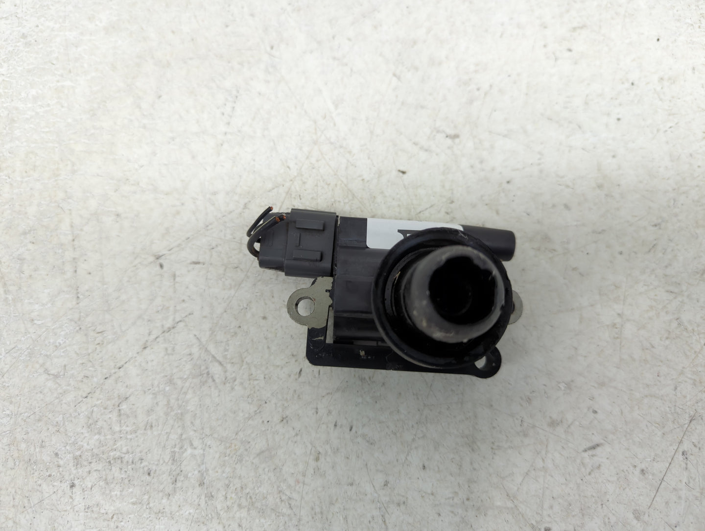 2000-2005 Mitsubishi Eclipse Ignition Coil Igniter Pack - Oemusedautoparts1.com