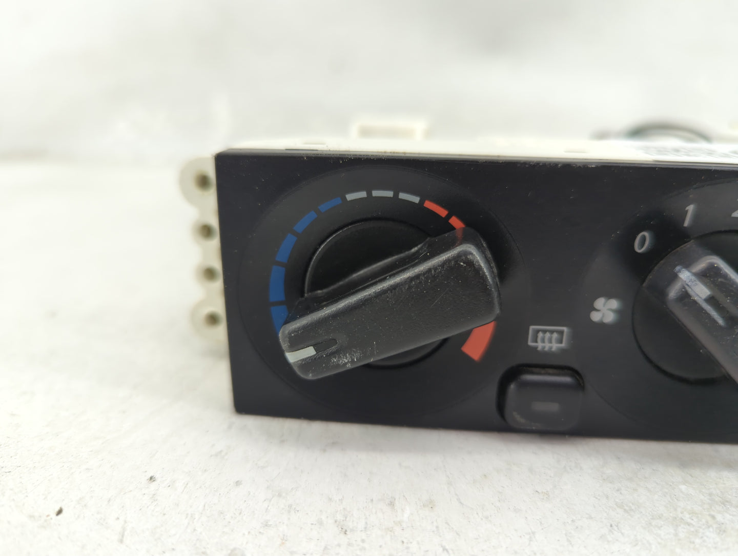 2003-2005 Mitsubishi Eclipse Climate Control Module Temperature AC/Heater Replacement P/N:MR958510 Fits Fits 2003 2004 2005 