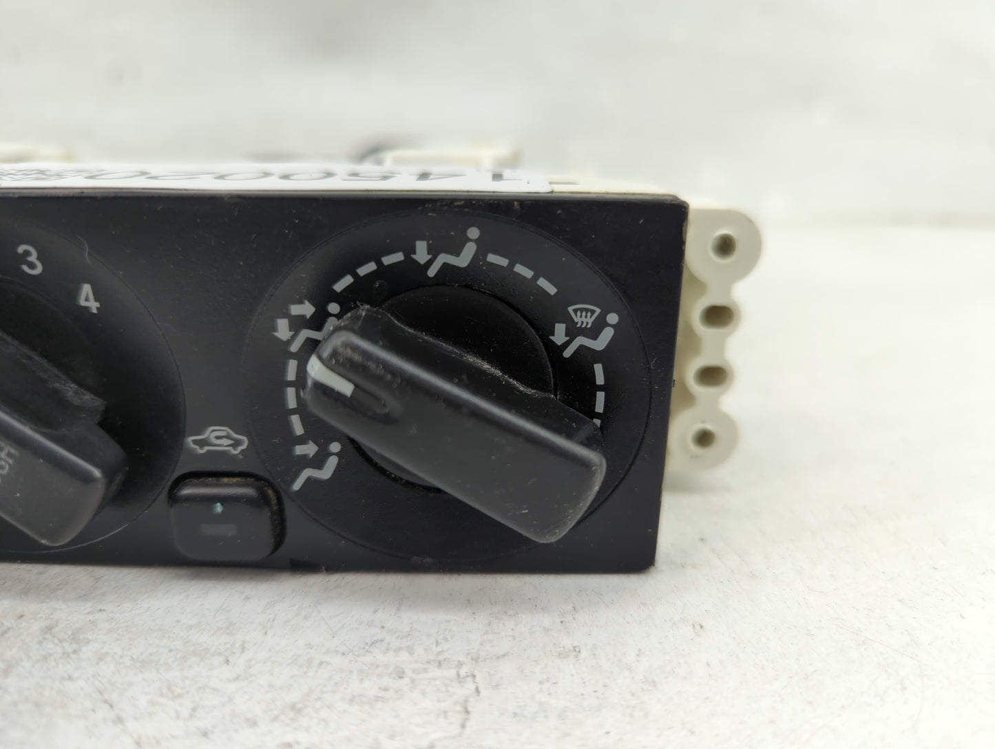 2003-2005 Mitsubishi Eclipse Climate Control Module Temperature AC/Heater Replacement P/N:MR958510 Fits Fits 2003 2004 2005 