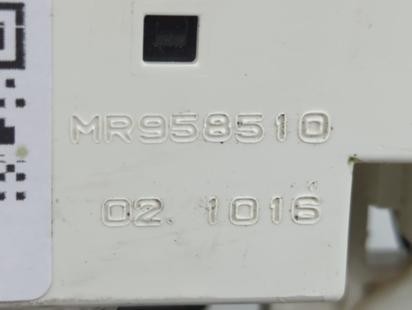 2003-2005 Mitsubishi Eclipse Climate Control Module Temperature AC/Heater Replacement P/N:MR958510 Fits Fits 2003 2004 2005 