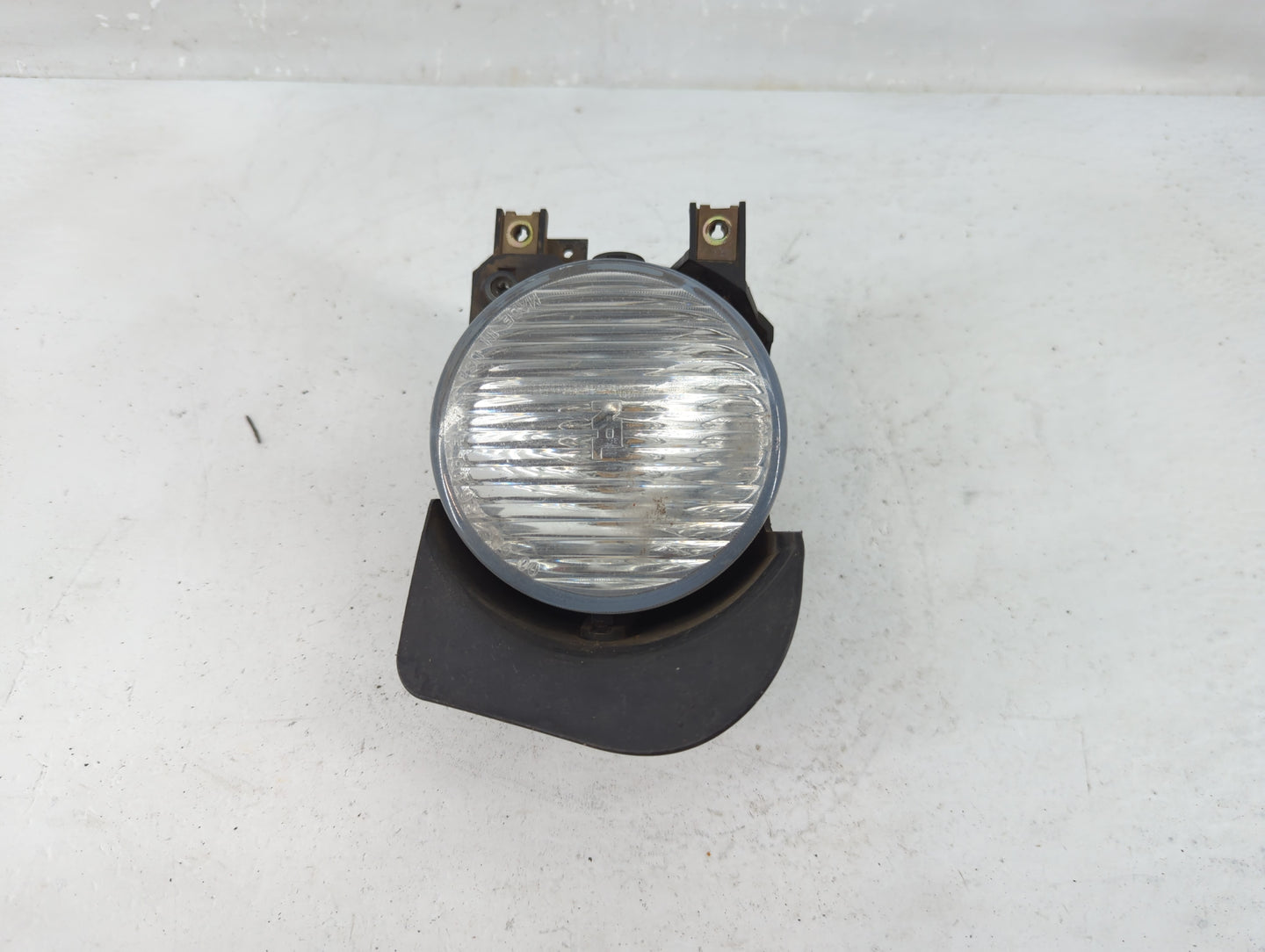 2002-2003 Mitsubishi Galant Passenger Right Oem Fog Light Lamp - Oemusedautoparts1.com