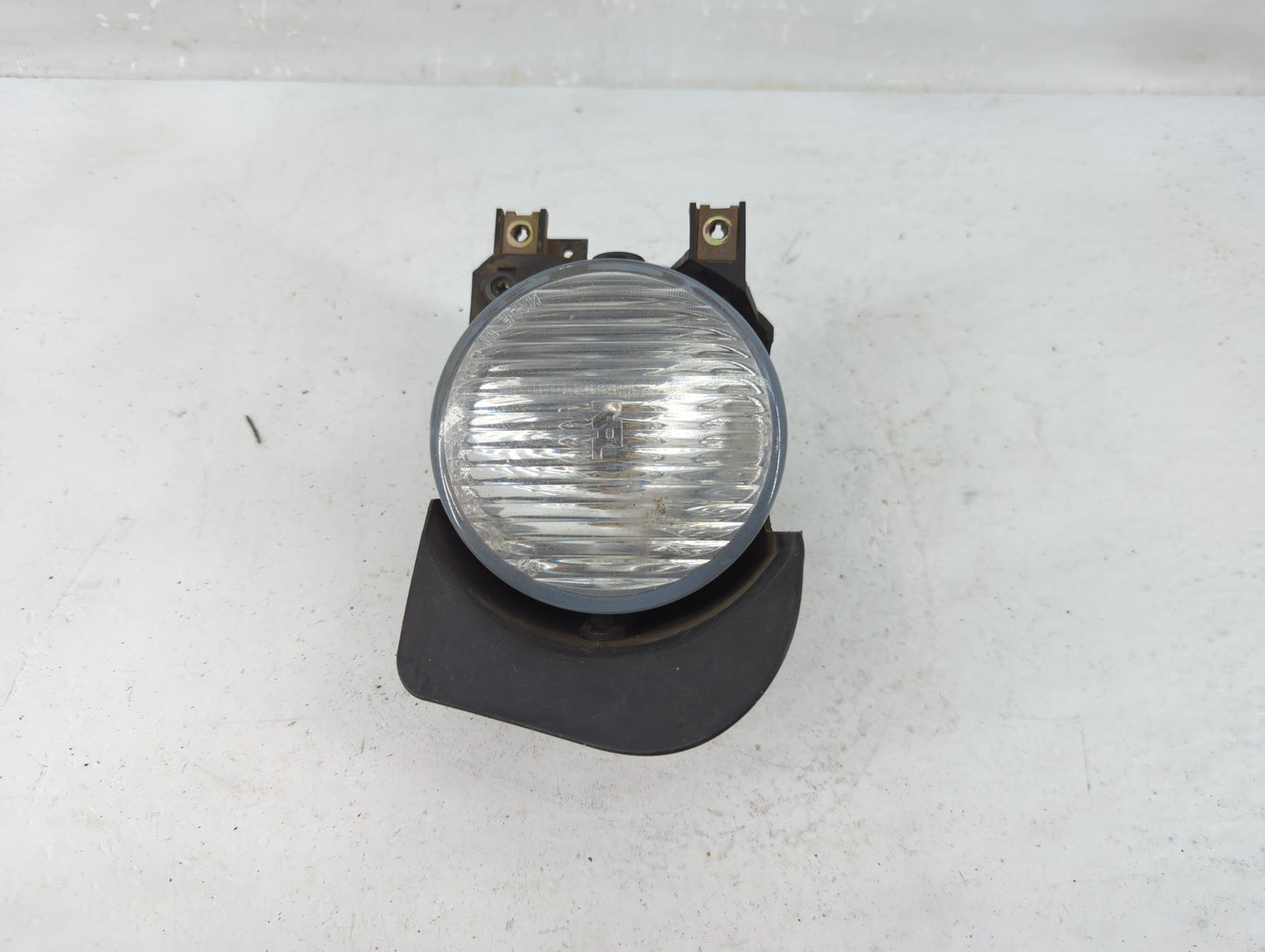 2002-2003 Mitsubishi Galant Passenger Right Oem Fog Light Lamp - Oemusedautoparts1.com