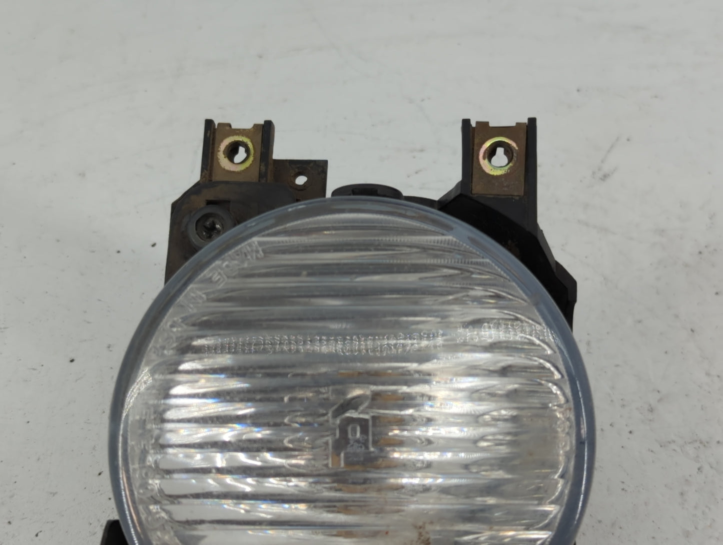 2002-2003 Mitsubishi Galant Passenger Right Oem Fog Light Lamp - Oemusedautoparts1.com