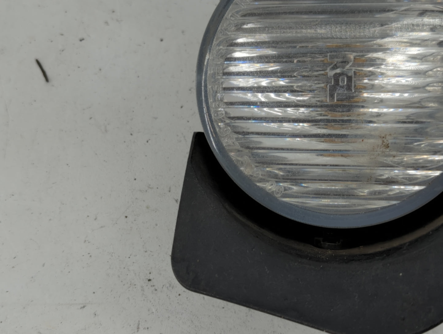 2002-2003 Mitsubishi Galant Passenger Right Oem Fog Light Lamp - Oemusedautoparts1.com