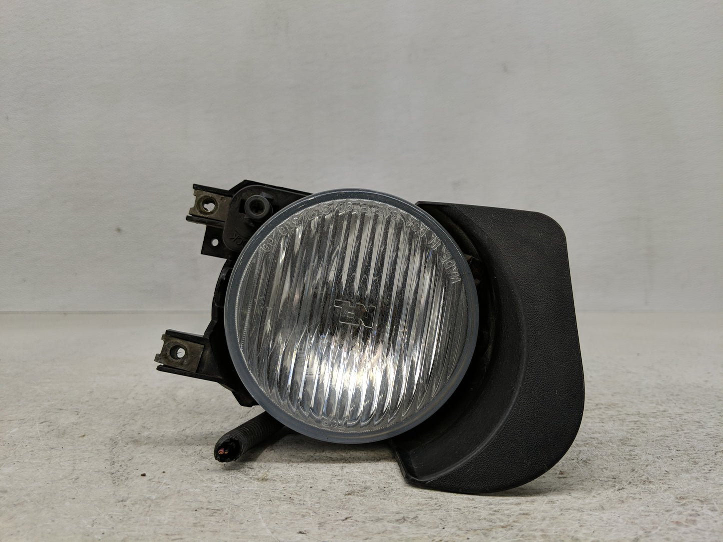 2002-2003 Mitsubishi Galant Driver Left Oem Fog Light Lamp - Oemusedautoparts1.com