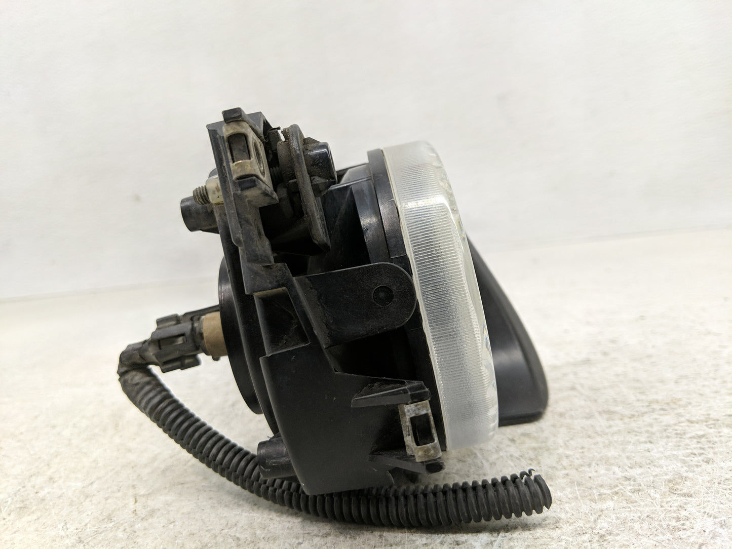 2002-2003 Mitsubishi Galant Driver Left Oem Fog Light Lamp - Oemusedautoparts1.com