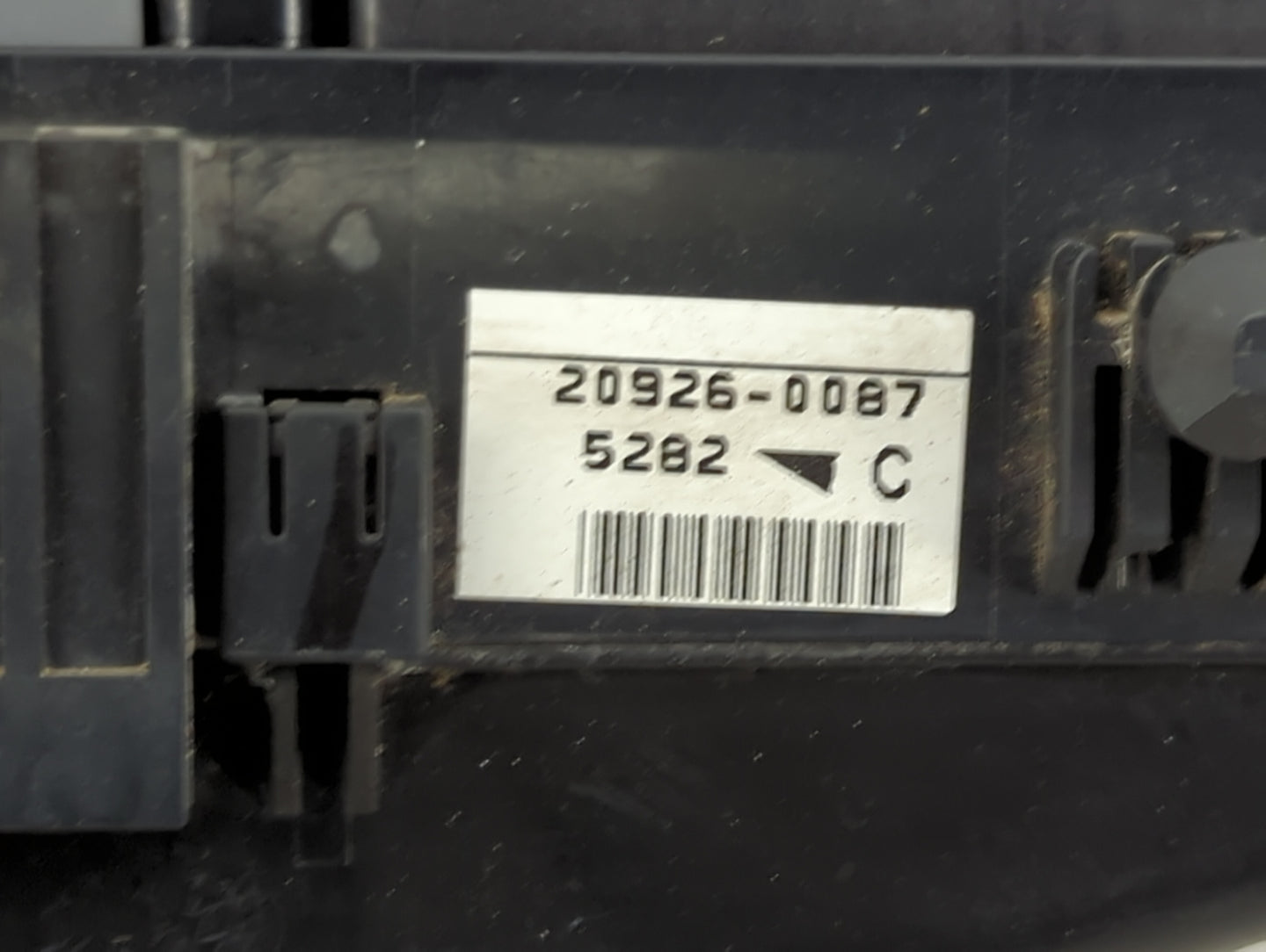 2003 Mitsubishi Galant Fusebox Fuse Box Panel Relay Module P/N:MR563000 G8C-2CSM-A Fits OEM Used Auto Parts - Oemusedautopar