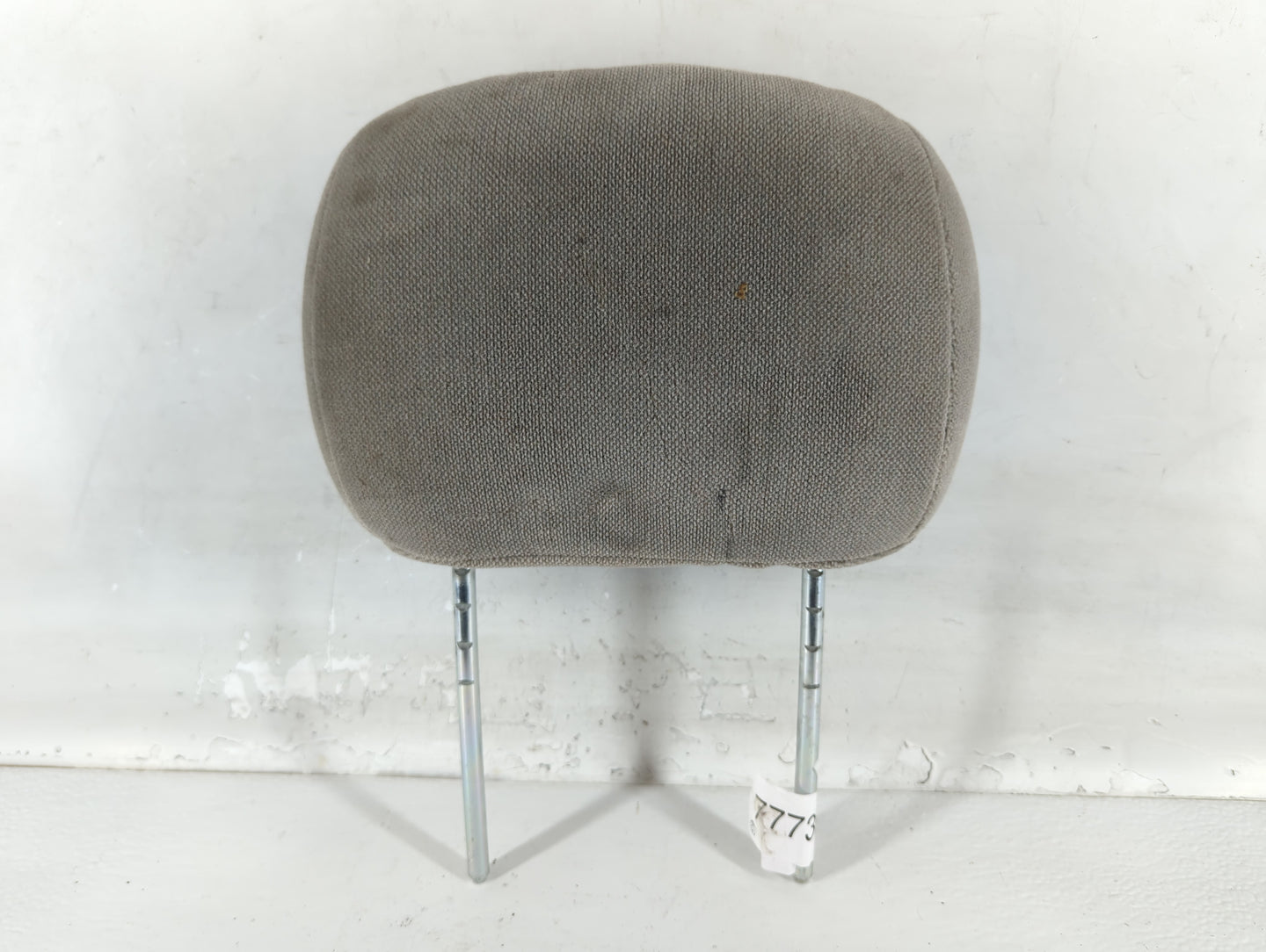 2002-2003 Mitsubishi Galant Headrest Head Rest Front Driver Passenger Seat Fits Fits 2002 2003 OEM Used Auto Parts - Oemused