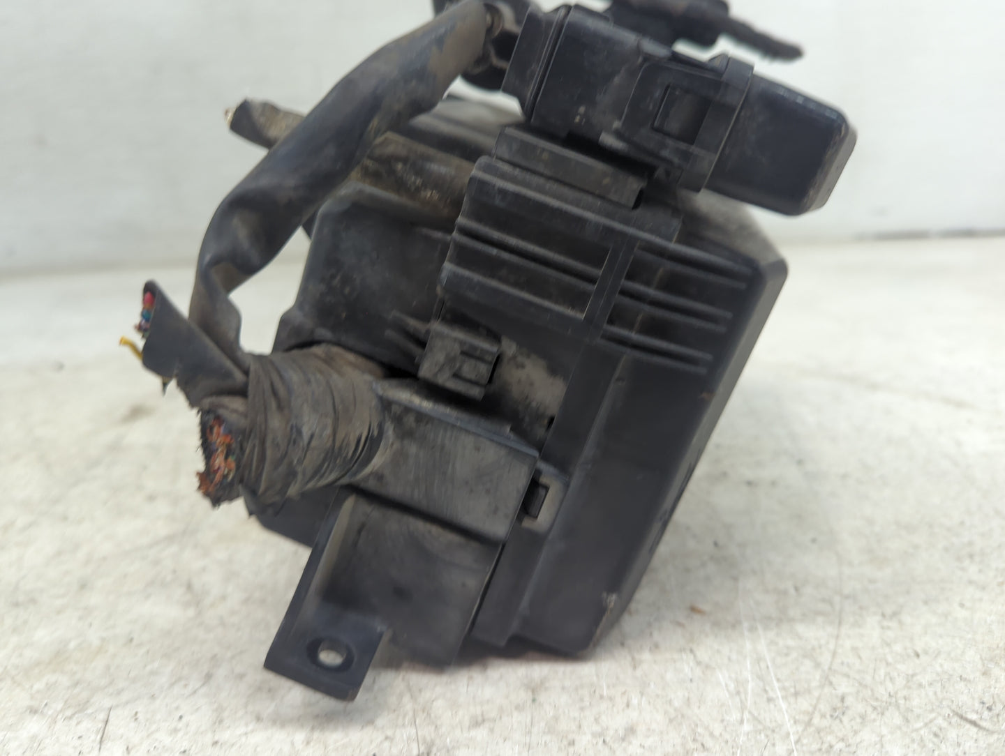 2003 Mitsubishi Lancer Fusebox Fuse Box Panel Relay Module P/N:MR515900 110600-0030 Fits OEM Used Auto Parts - Oemusedautopa