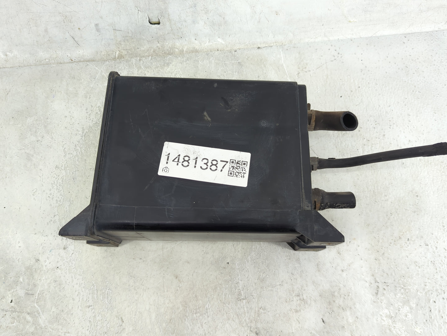 2003 Mitsubishi Lancer Fuel Vapor Charcoal Canister - Oemusedautoparts1.com