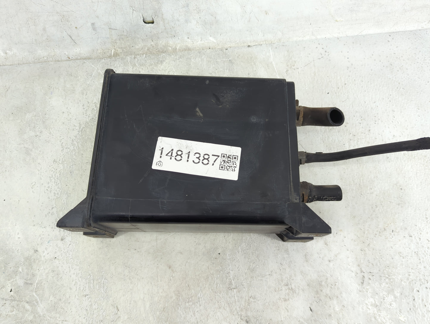 2003 Mitsubishi Lancer Fuel Vapor Charcoal Canister - Oemusedautoparts1.com