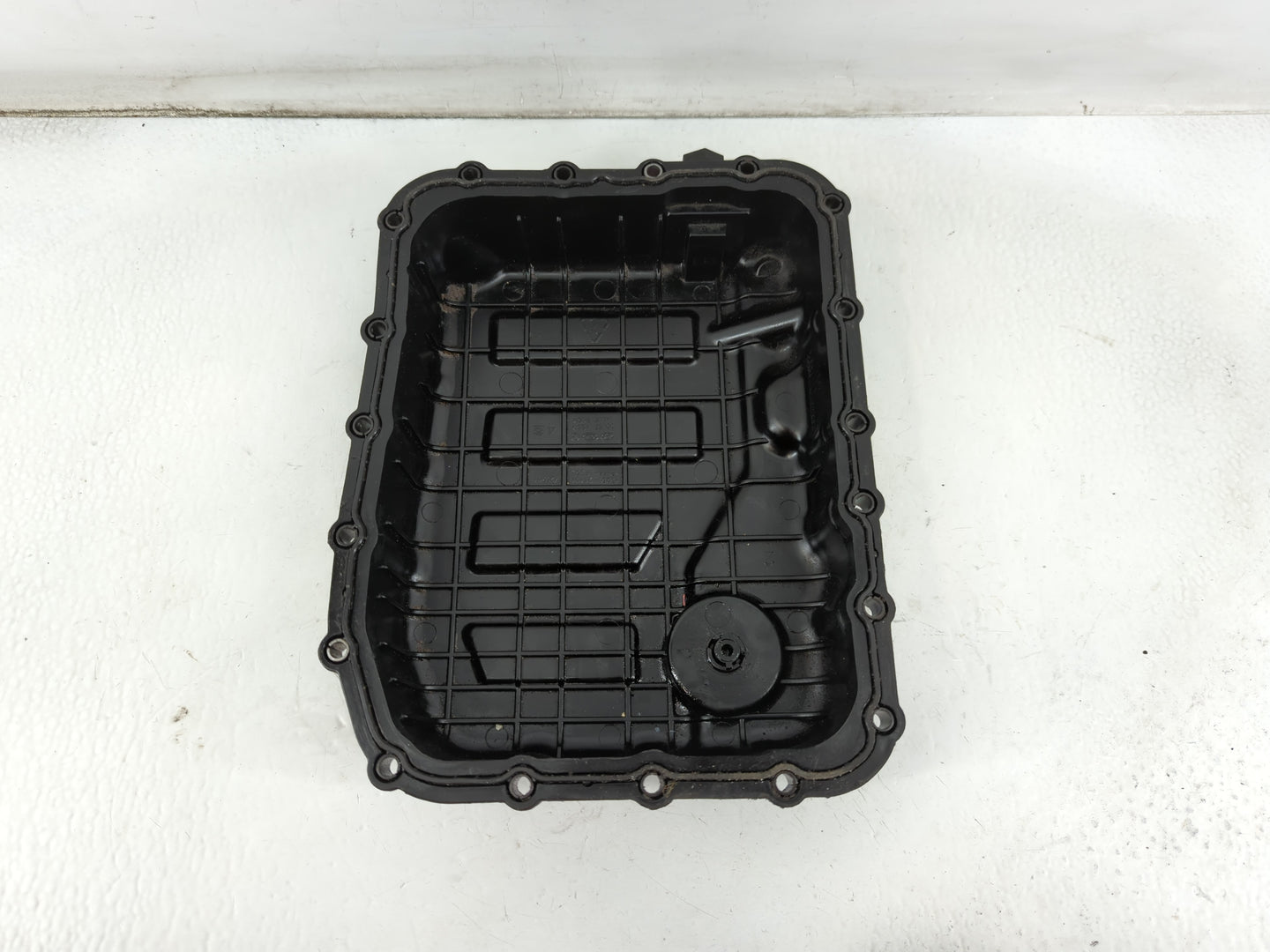 2003-2004 Mitsubishi Lancer Engine Oil Pan P/N:45280-26101 Fits Fits 2003 2004 OEM Used Auto Parts - Oemusedautoparts1.com
